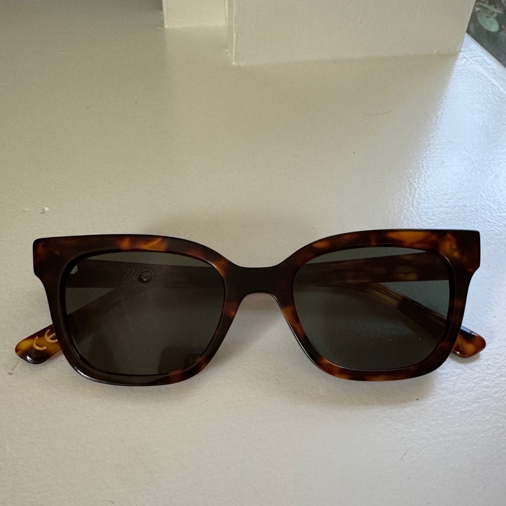 Madewell Tortoiseshell Sunglasses - Womens